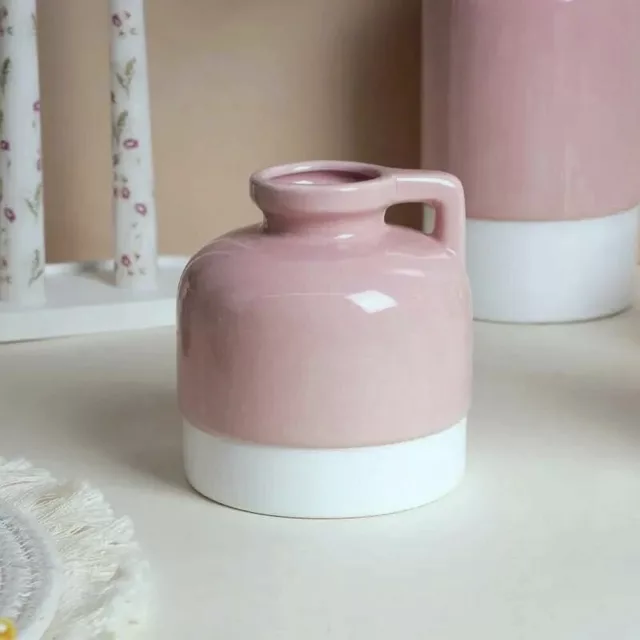 Розовая керамическая ваза (низкая)